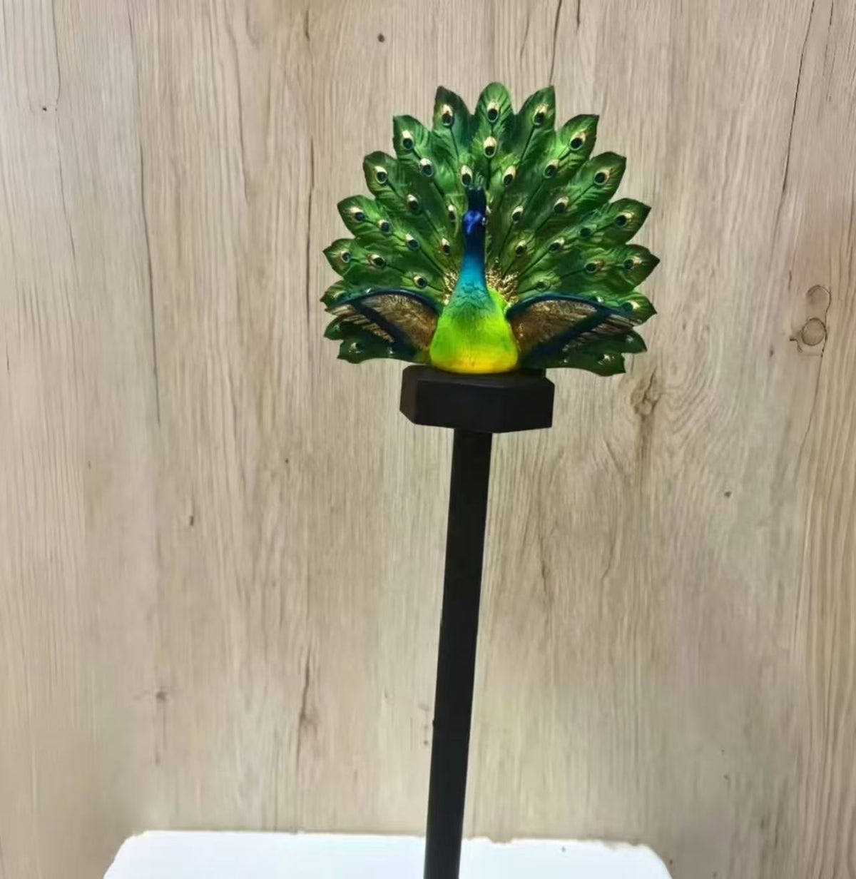 Grappige ruimteschip gorilla hars zonne-energie tuinlamp voor op de binnenplaats
