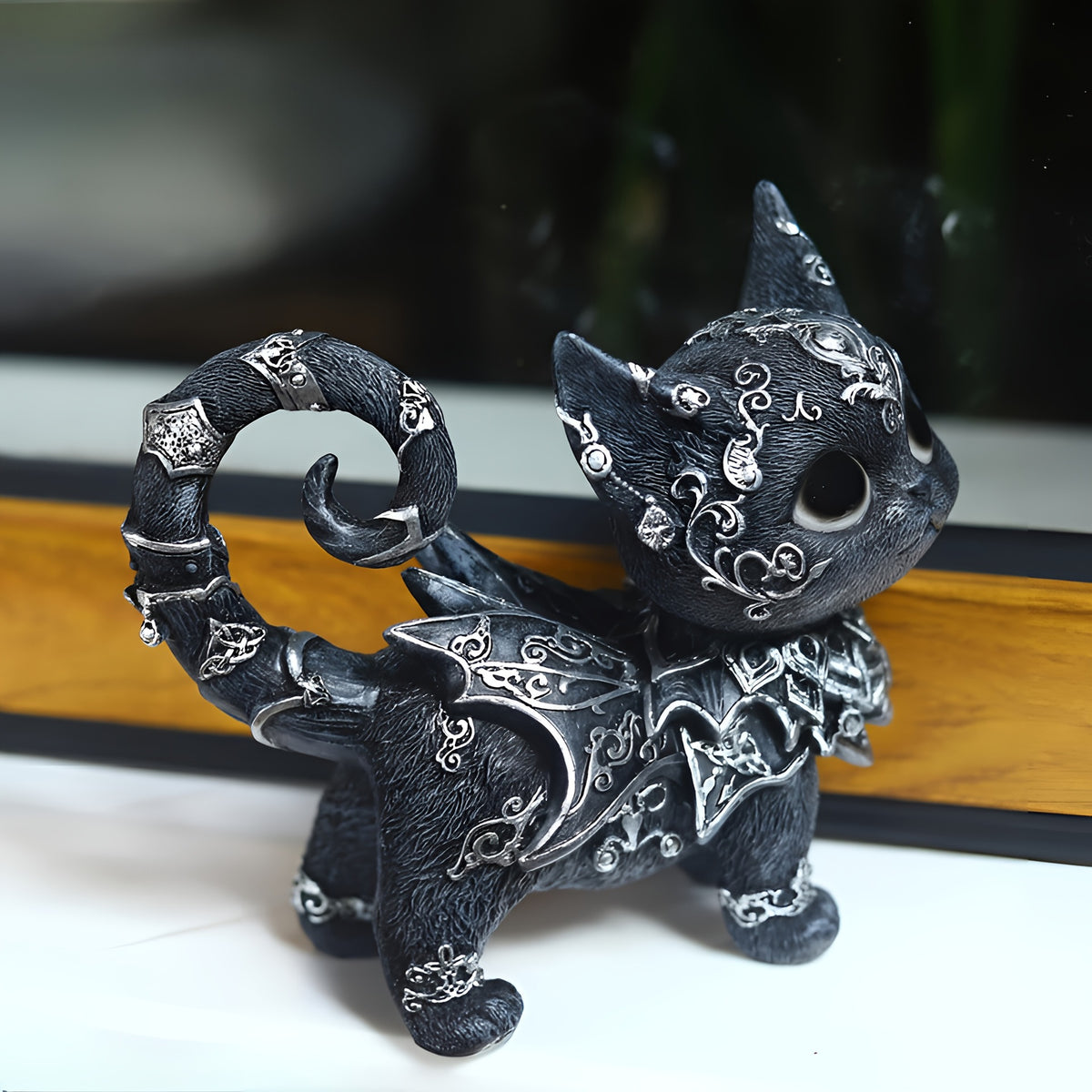 Schattig zwart kattenbeeldje