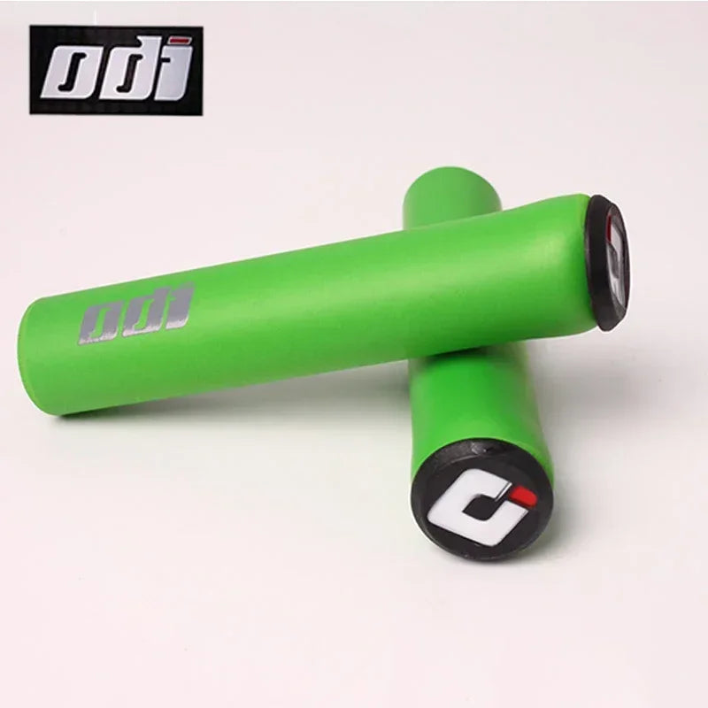 2PCS ODI MTB Grips Silicone Bicycle Handlebar Cover Soft Shock Absorbing Mountain Bike Handles Cuff MTB BMX Handlebar Fist Bike
