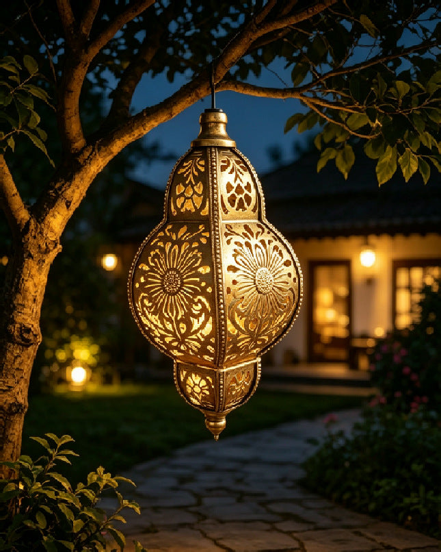 Lampe de projection solaire en fer ajouré
