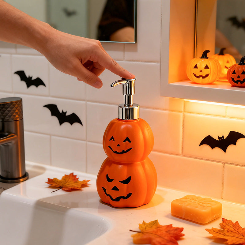 Fles in de vorm van een pompoen met een spookgezicht