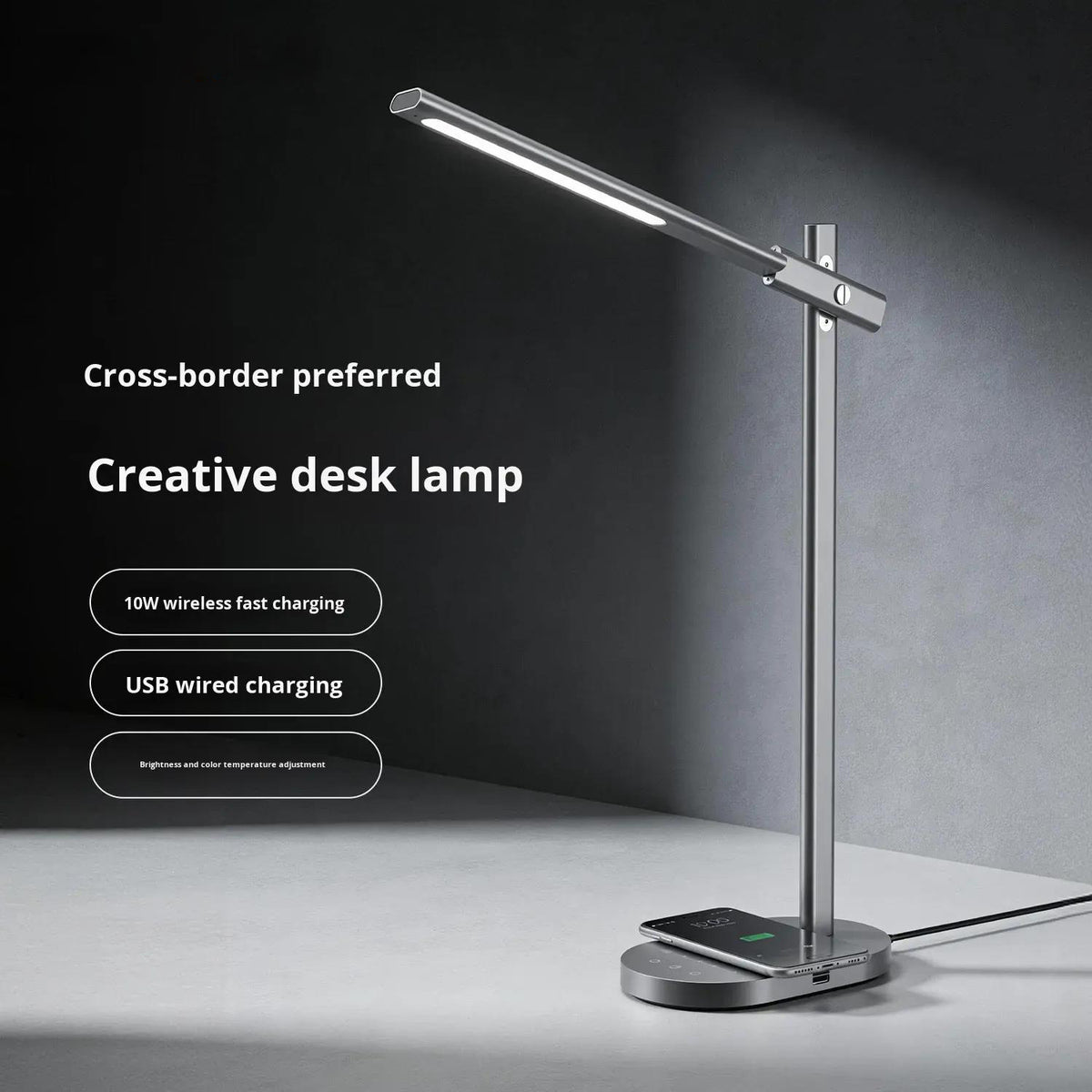 Oplaadbare leeslamp voor op het bureau met draadloze oplaadfunctie