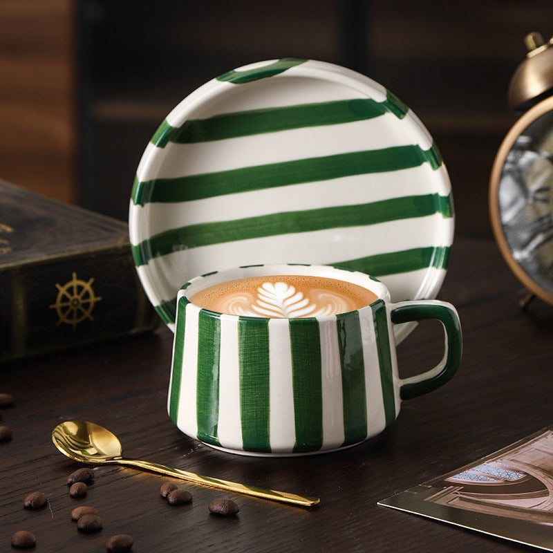 Eenvoudige handgetekende gestreepte keramische mok, creatieve meerkleurige cadeau-mok, koffiekop met schoteltje