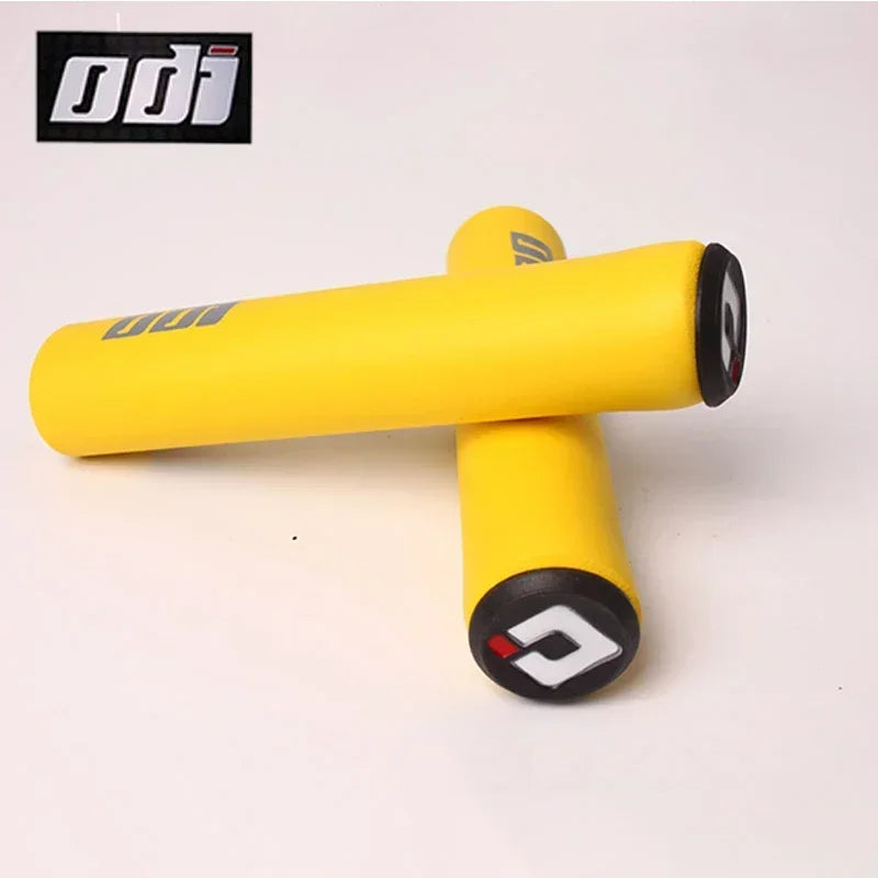 2PCS ODI MTB Grips Silicone Bicycle Handlebar Cover Soft Shock Absorbing Mountain Bike Handles Cuff MTB BMX Handlebar Fist Bike