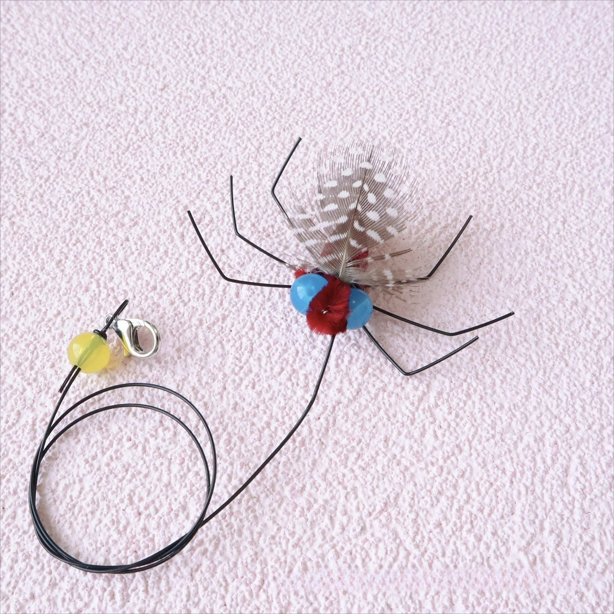 2 pièces couleur aléatoire simulation petits insectes volants accessoires de remplacement pour jouets canne à chat jouets à plumes pour chaton fournitures pour animaux