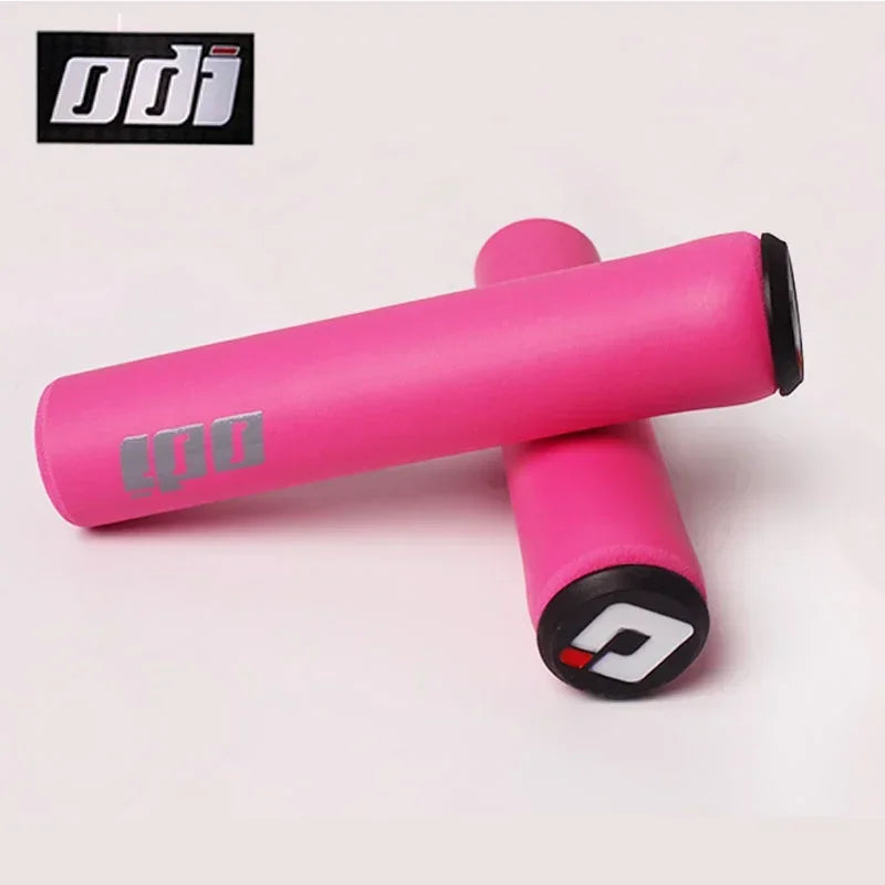 2PCS ODI MTB Grips Silicone Bicycle Handlebar Cover Soft Shock Absorbing Mountain Bike Handles Cuff MTB BMX Handlebar Fist Bike