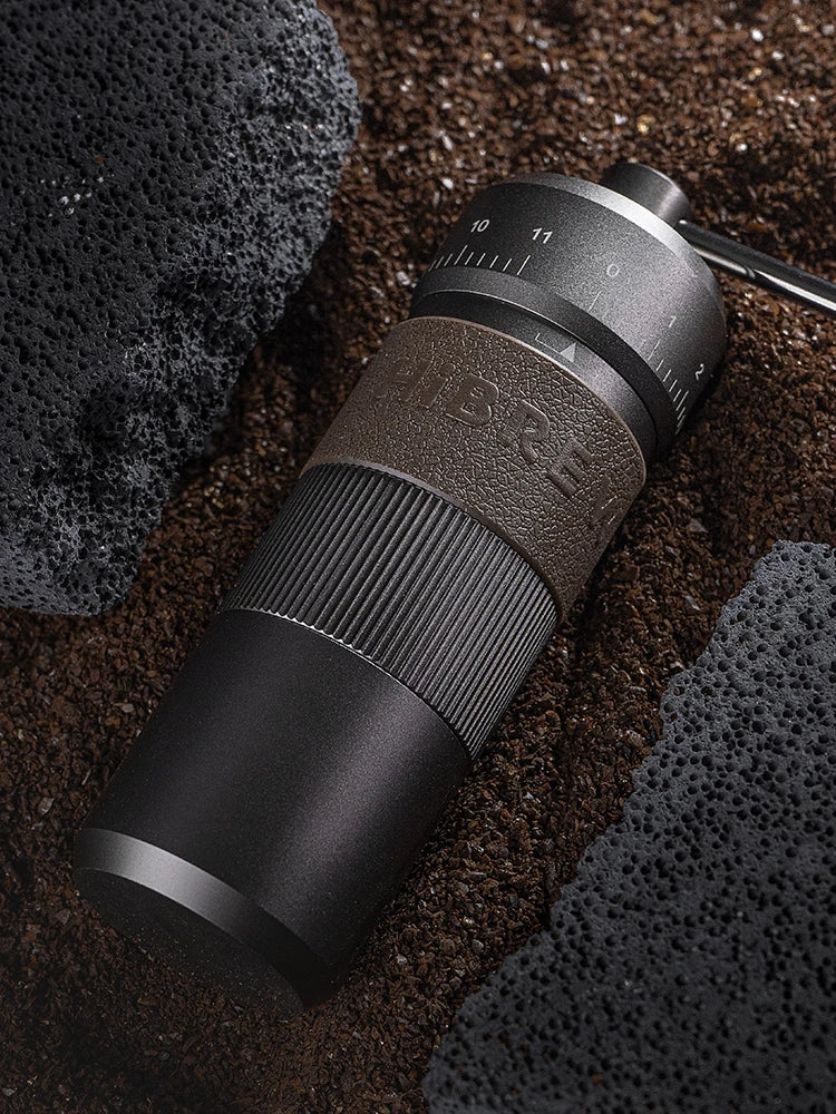 HiBREW Moulin à Café Manuel en Aluminium avec Meule Conique, Capacité 22g, Moulin à Café Manuel avec 11 Niveaux de Réglage pour Cafetière à Filtre
